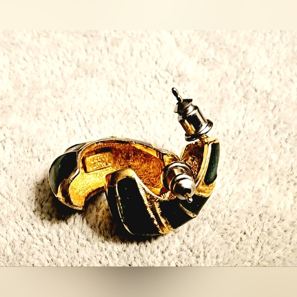 Dotty Smith high jewelry green enamel and gold shrimp, macaroni, Croissant earr - Picture 6 of 6